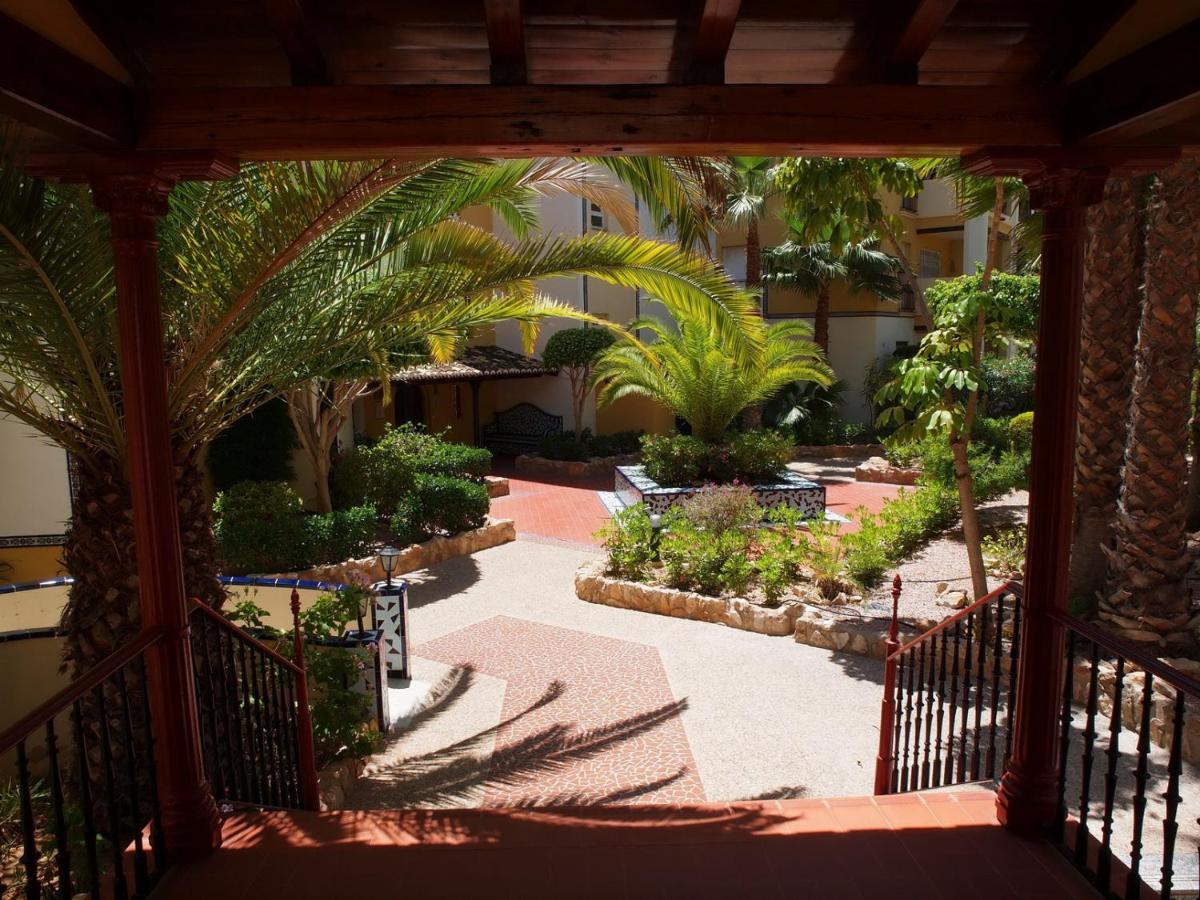 Sunny Aldea Del Mar Near The Sea